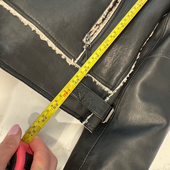 Leather and sheepskin jacket - Picture 3 of 9